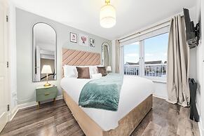 Urban Elegance 5-Bed Glasgow Home