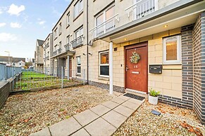 Urban Elegance 5-Bed Glasgow Home