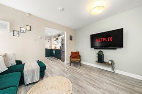 Urban Elegance 5-Bed Glasgow Home