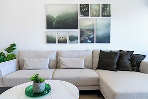 Averna - Breezy 2-BR Apt. in Larnaca