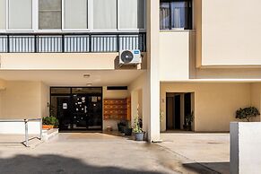 Averna - Breezy 2-BR Apt. in Larnaca
