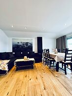 2BR Apt With Balcony Blumengärten