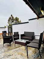 2BR Apt With Balcony Blumengärten