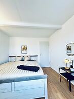 2BR Apt With Balcony Blumengärten