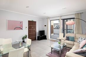 Sliema Seaside Penthouse with Terrace