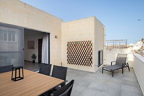 Sliema Seaside Penthouse with Terrace