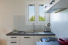 Captain's Apartments in Olive Grove