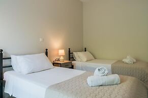 Captain's Apartments in Olive Grove
