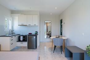 Captain's Apartments in Olive Grove