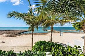 Aqua 4 on Seven Mile Beach