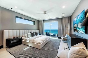 Aqua 4 on Seven Mile Beach