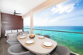 SeaDreams Boutique Condos