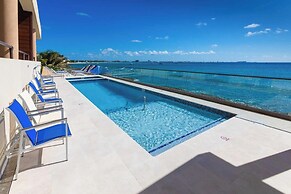SeaDreams Boutique Condos