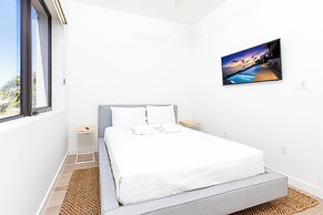 SeaDreams Boutique Condos