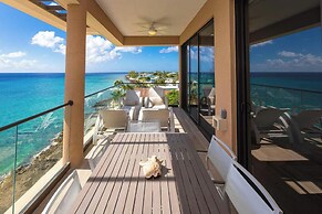 SeaDreams Boutique Condos