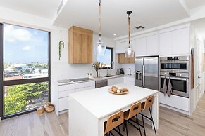SeaDreams Boutique Condos