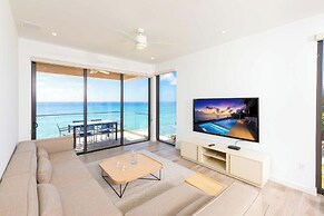 SeaDreams Boutique Condos