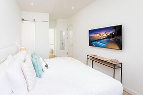 SeaDreams Boutique Condos