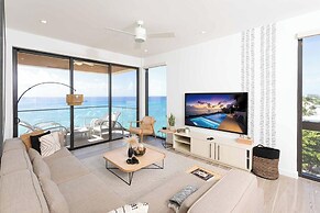 SeaDreams Boutique Condos