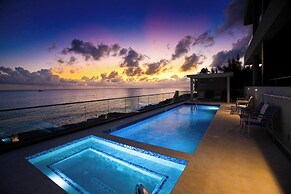 SeaDreams Boutique Condos