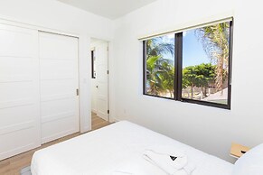 SeaDreams Boutique Condos