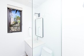 SeaDreams Boutique Condos
