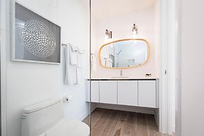 SeaDreams Boutique Condos
