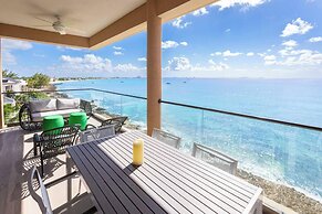 SeaDreams Boutique Condos