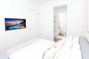 SeaDreams Boutique Condos