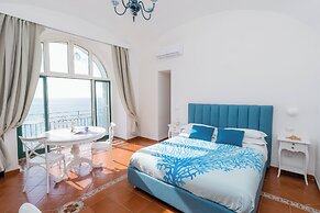 DIPINTO APARTMENTS