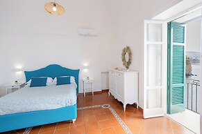 DIPINTO APARTMENTS