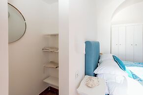DIPINTO APARTMENTS