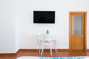 DIPINTO APARTMENTS