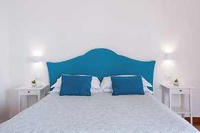 DIPINTO APARTMENTS