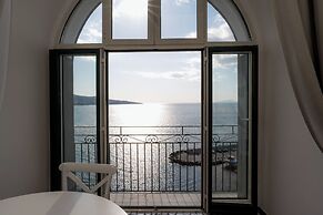 DIPINTO APARTMENTS