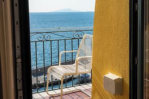 DIPINTO APARTMENTS