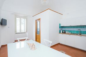DIPINTO APARTMENTS
