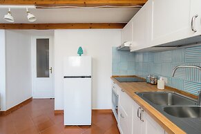 DIPINTO APARTMENTS