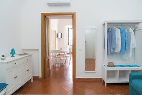 DIPINTO APARTMENTS