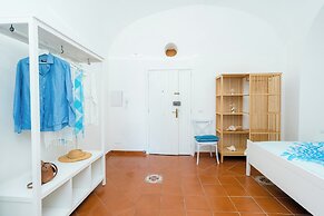 DIPINTO APARTMENTS