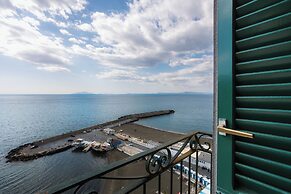 DIPINTO APARTMENTS