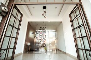 A30 Plaza Acequia Suite Black Plus