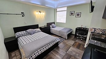 A30 Plaza Acequia Suite Black Plus