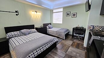 A30 Plaza Acequia Suite Black Plus