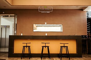 A30 Plaza Acequia Suite Black Plus