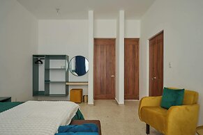 Casa Orbit AC Pool Jacuzzi Central Location
