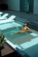 Casa Orbit AC Pool Jacuzzi Central Location