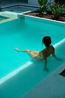 Casa Orbit AC Pool Jacuzzi Central Location
