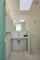 Casa Orbit AC Pool Jacuzzi Central Location