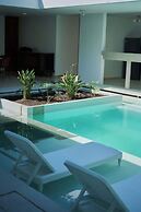 Casa Orbit AC Pool Jacuzzi Central Location